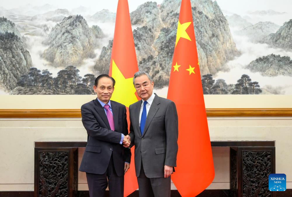 Mais alto diplomata da China se encontra com enviado especial de To Lam do Vietnã