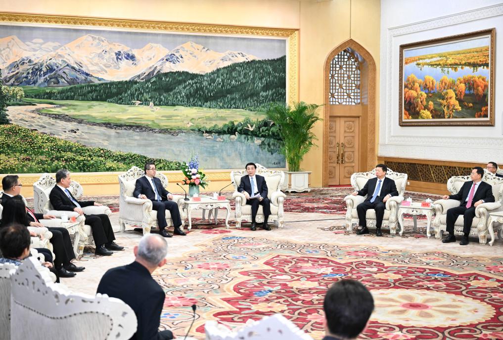 Principal conselheiro político reúne-se com representantes de Taiwan no fórum de think tank do PCCh e KMT