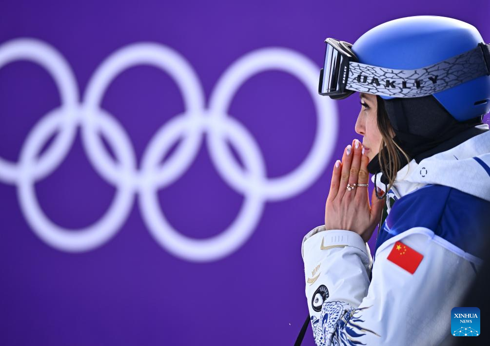 Chinesa Gu Ailing conquista prata no slopestyle feminino do esqui livre em Milão-Cortina