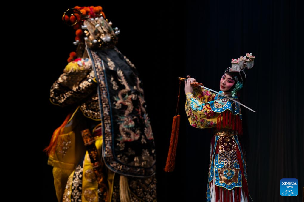 Artistas apresentam Ópera de Pequim "Feliz Ano Novo Chinês" no Canadá