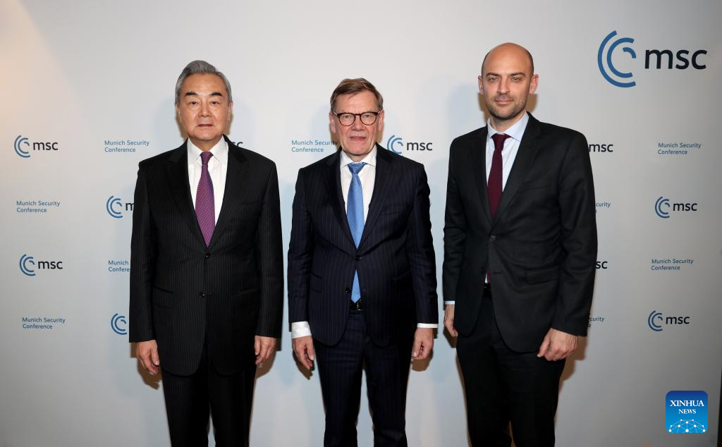 Chanceler chinês pede esforços conjuntos com UE para enfrentar desafios globais