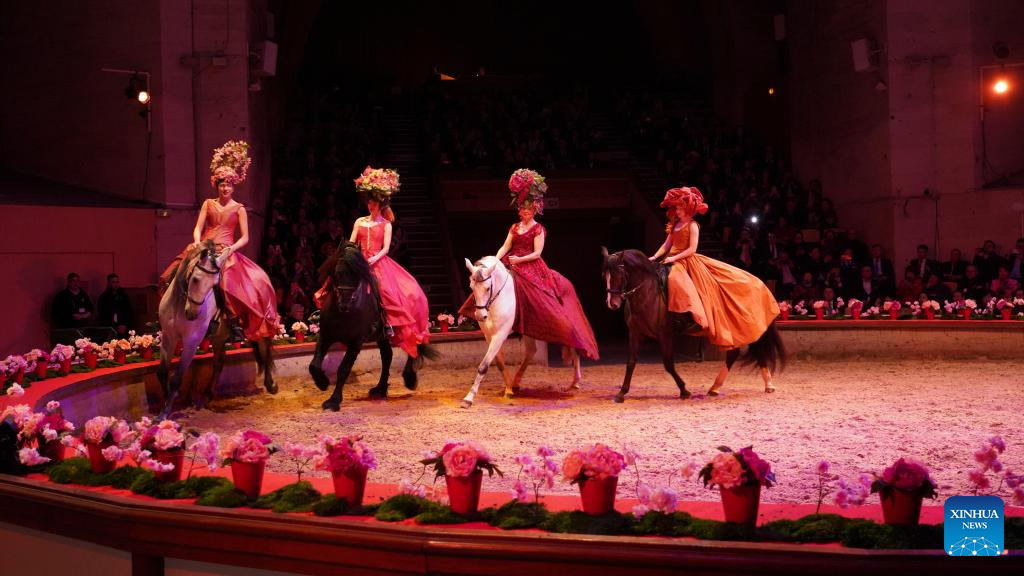 Destaque: Gala equestre francesa comemora o Ano do Cavalo no calendário chinês