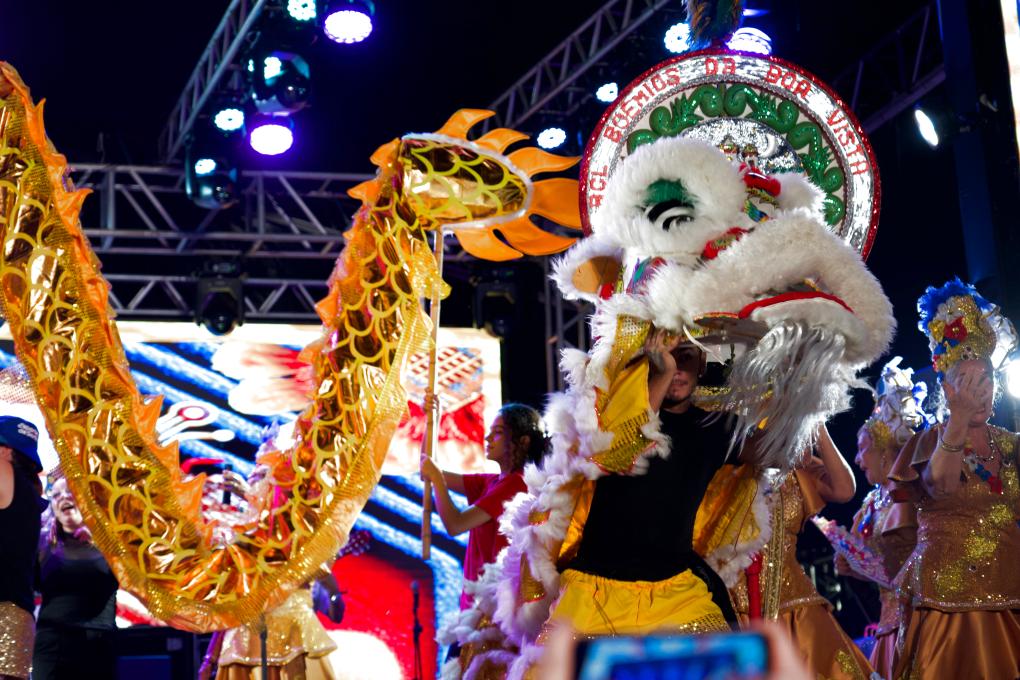 (Multimídia) Quando o Carnaval do Brasil encontra o Ano Novo Chinês