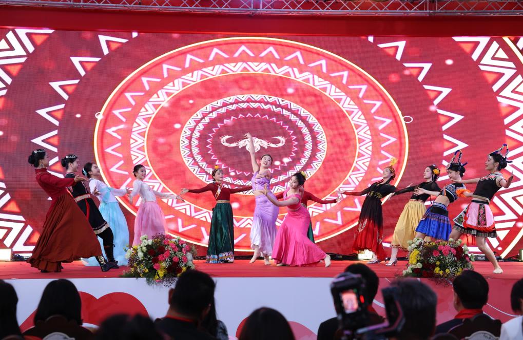 Tailândia recebe retorno de turistas chineses em meio à movimentação do feriado