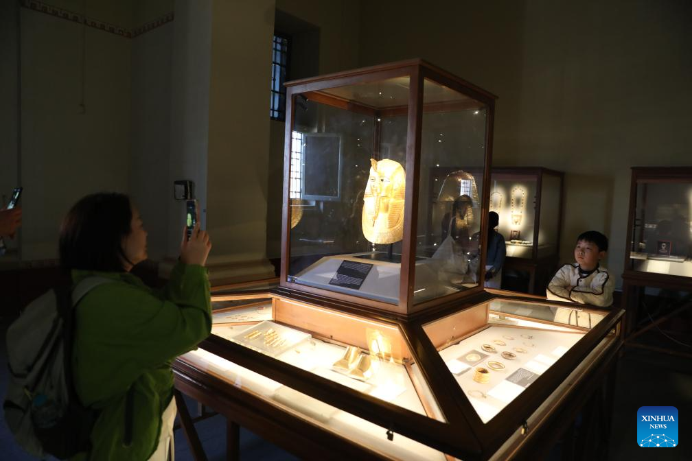 Turistas chineses aproveitam a Festa da Primavera para conhecer as maravilhas antigas do Egito