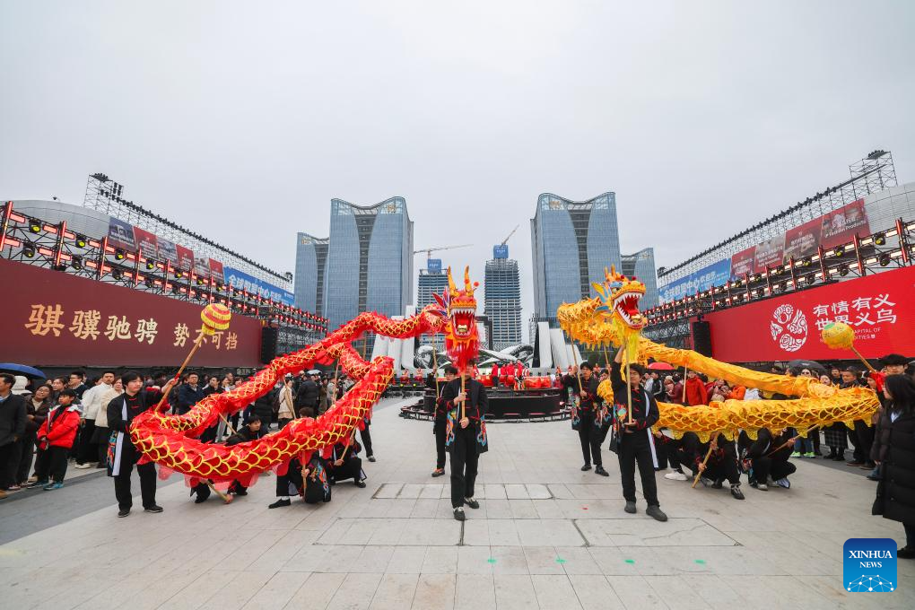 Yiwu: o maior centro de pequenas commodities do mundo é movimentado no primeiro dia útil do Ano do Cavalo