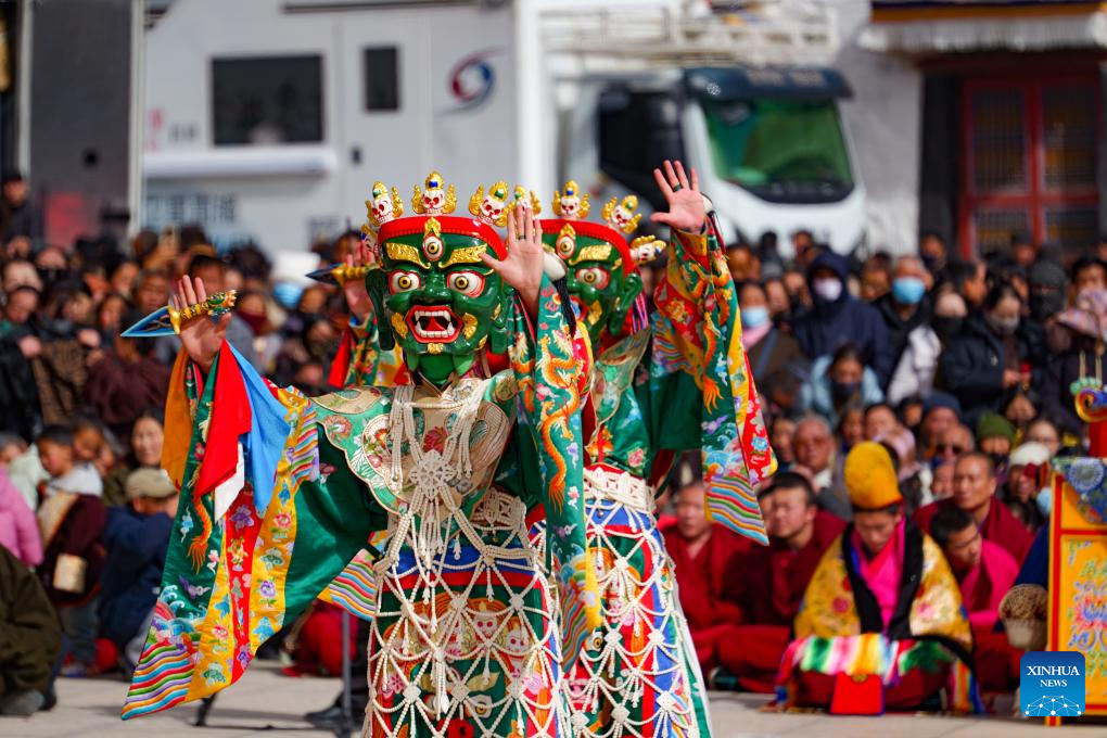 Mosteiro de Labrang, em Gansu, realiza evento anual da dança do exorcismo