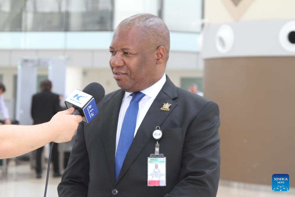 Projeto de expansão aeroportuária financiado pela China impulsiona fluxo de passageiros no Zimbábue