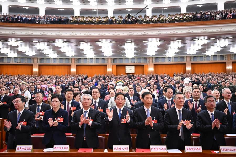 (Multimídia) Legisladores chineses aprovam Lei de Promoção da Unidade e do Progresso Étnicos