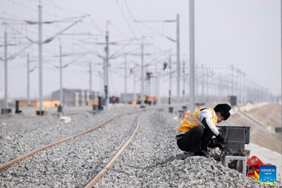 Segue em andamento a construção da ferrovia de alta velocidade Harbin-Yichun em Heilongjiang, no nordeste da China