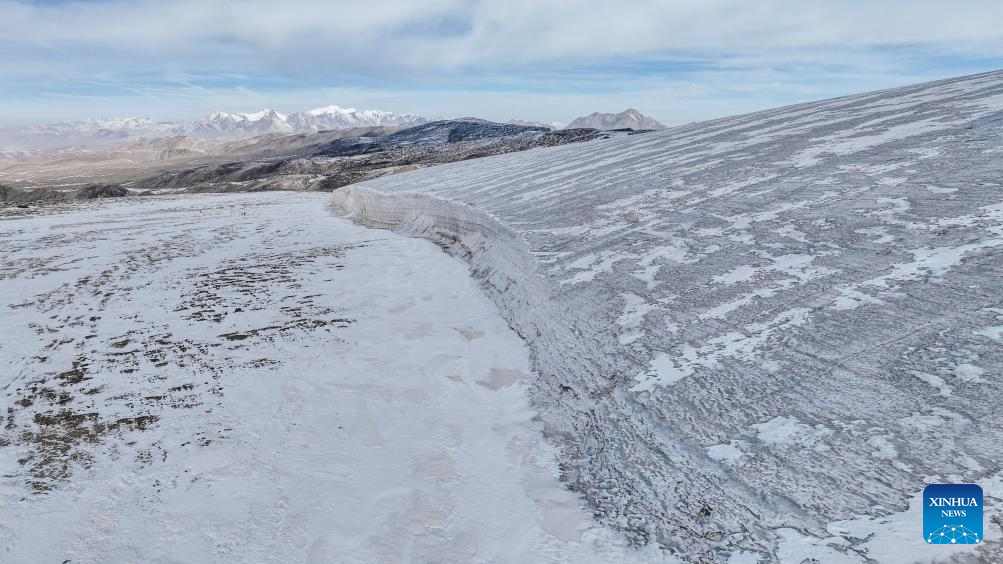 Paisagem da Geleira Bayi no Distrito de Qilian, na Província de Qinghai
