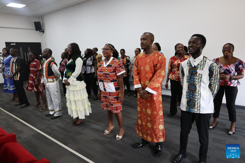 Mais servidores públicos ganenses recebem treinamento em língua chinesa no Instituto Confúcio