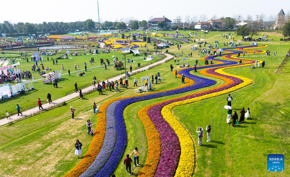 Beleza natural anuncia a chegada da primavera e colore a China