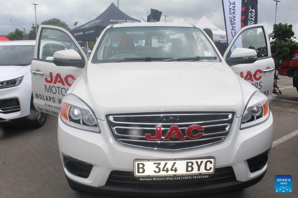 Destaque: Veículos elétricos chineses ganham força no mercado de Botsuana