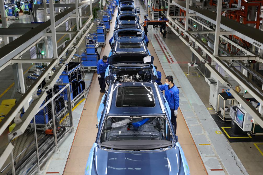 Operários trabalham na base Fushan da Jiangling Motors Co., Ltd., na Província de Jiangxi, no leste da China. (Foto concedida pelo entrevistado)