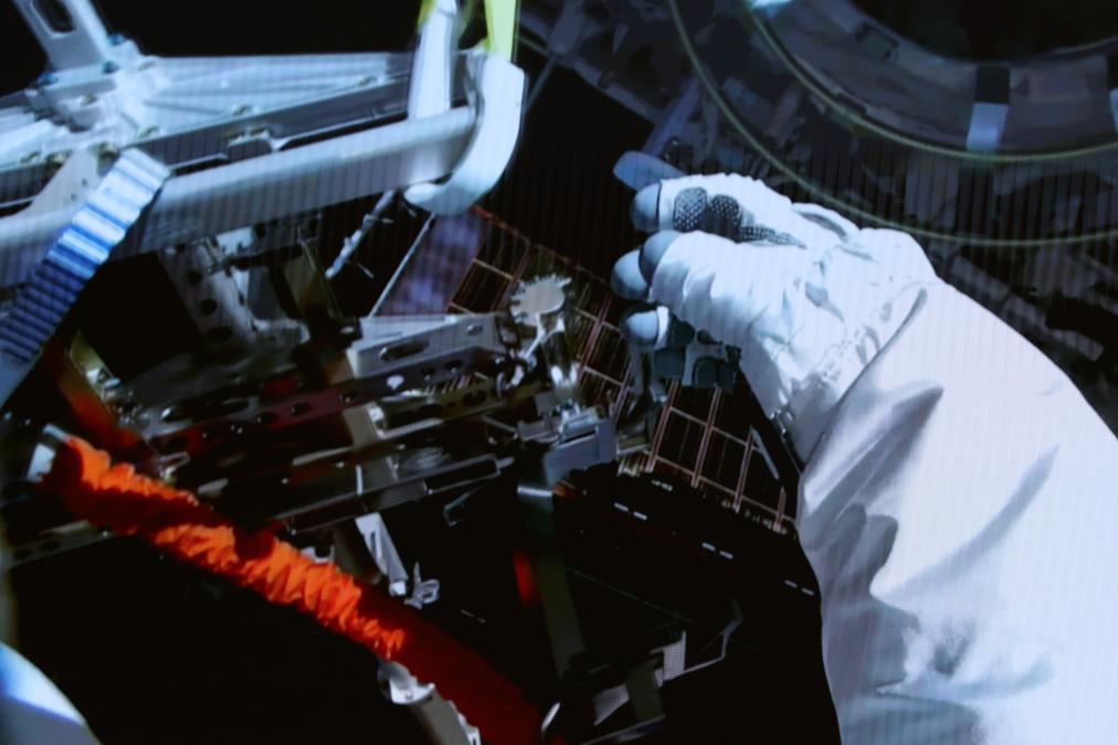 Astronautas da Shenzhou-21 concluem segunda série de atividades extraveiculares