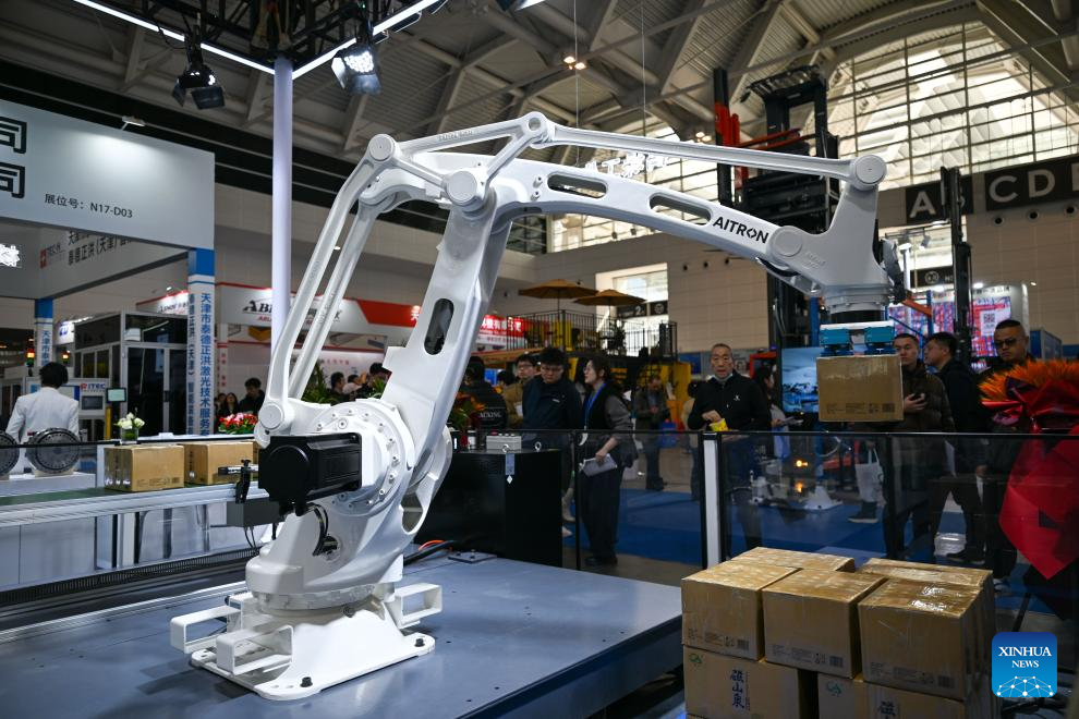 22ª Exposição Internacional da Indústria de Equipamentos e Manufatura da China tem início em Tianjin