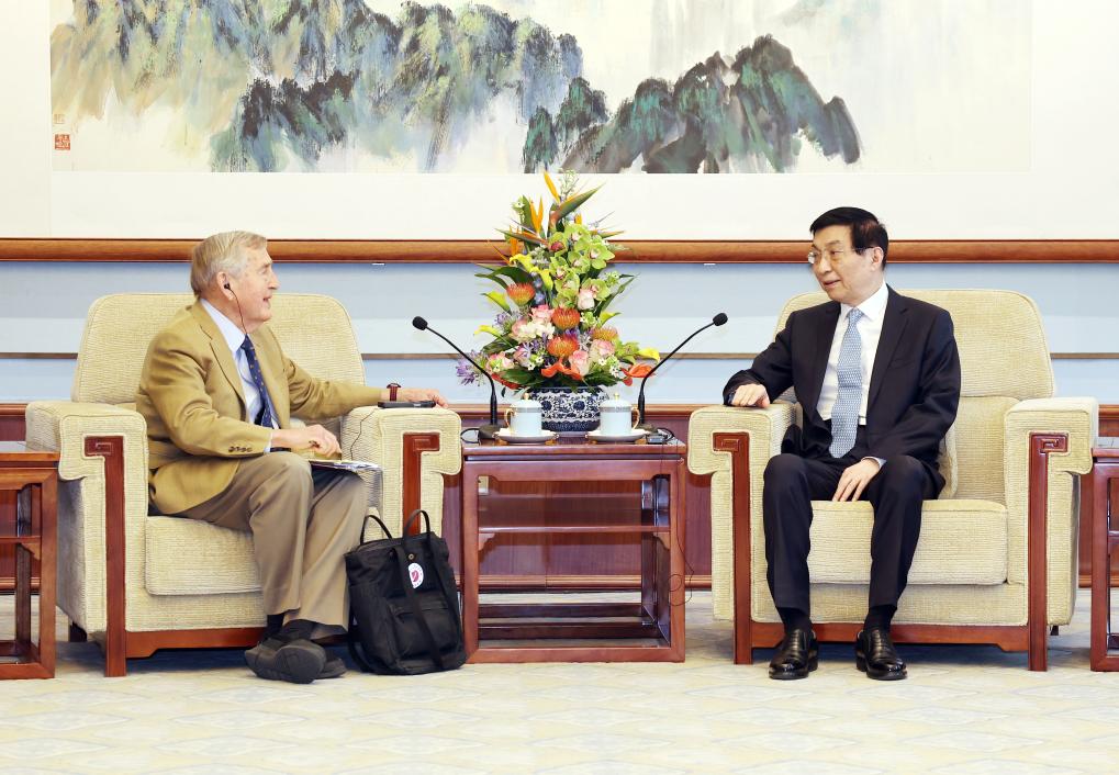 Principal conselheiro político da China reúne-se com Graham Allison, professor de Harvard