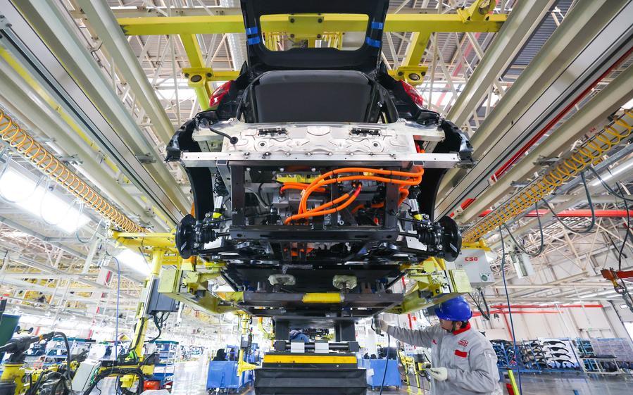 (Multimídia) Montadoras chinesas ultrapassam contrapartes japonesas na liderança de vendas globais pela primeira vez