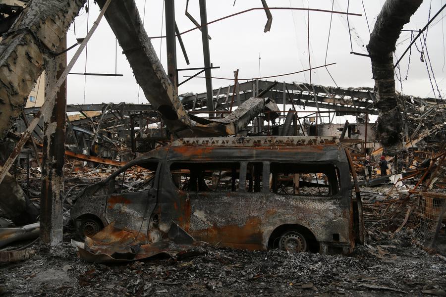 O que você precisa saber sobre a mudança de alvos dos EUA, novos destacamentos e o jogo duplo diplomático enquanto o conflito entra no 30º dia?