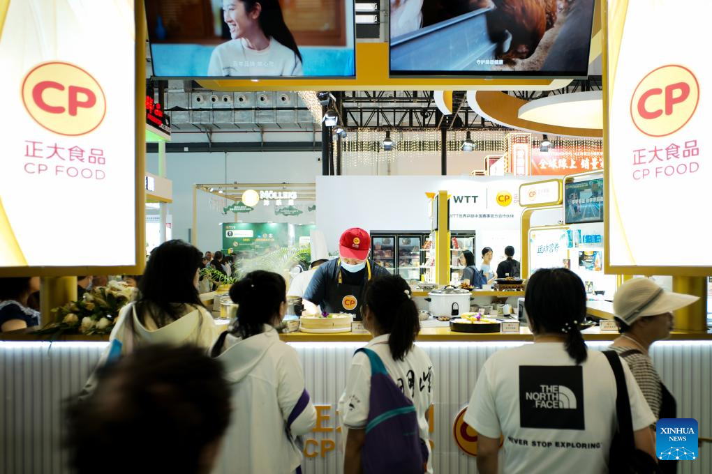 6ª Exposição Internacional de Produtos de Consumo da China abre ao público em Haikou