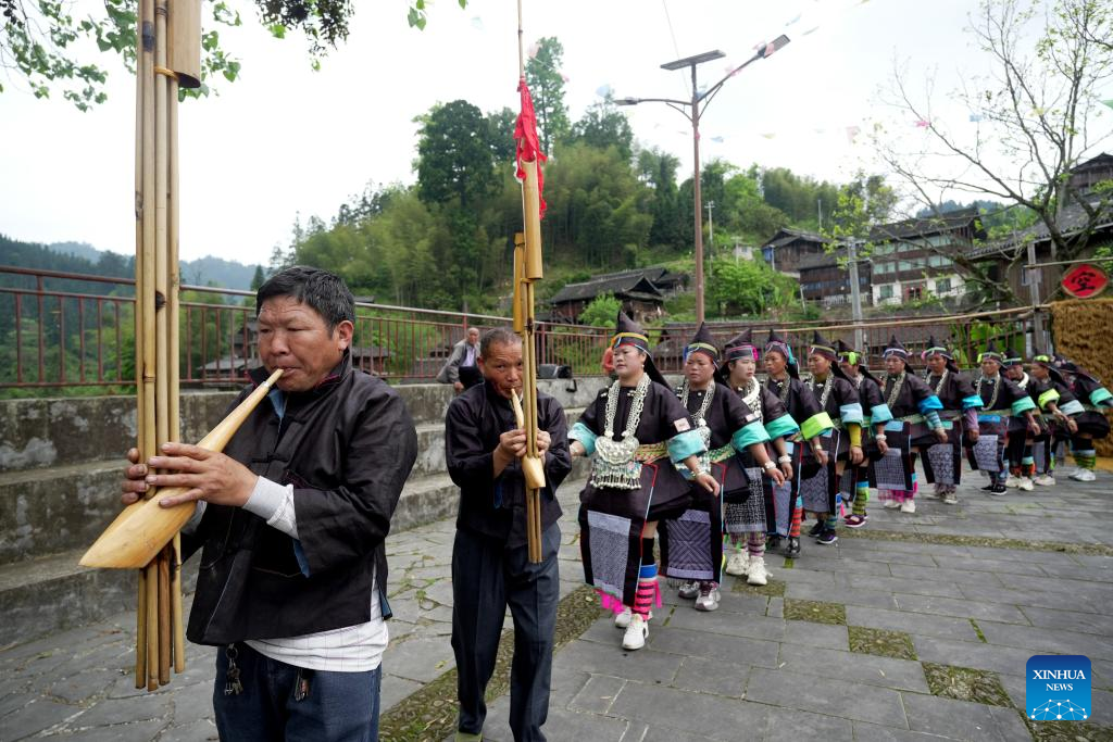 China celebra o tradicional Festival Sanyuesan