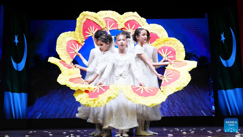 Comunidade Ásia-Pacífico: Festa infantil China-Paquistão celebra 75 anos de relações diplomáticas