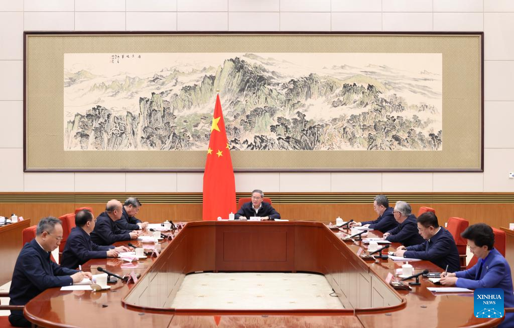 Primeiro-ministro chinês pede melhorias na estrutura energética