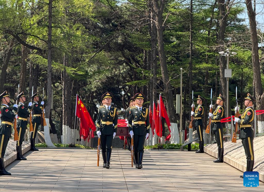 Restos mortais de 12 mártires chineses da Guerra da Coreia enterrados na terra natal