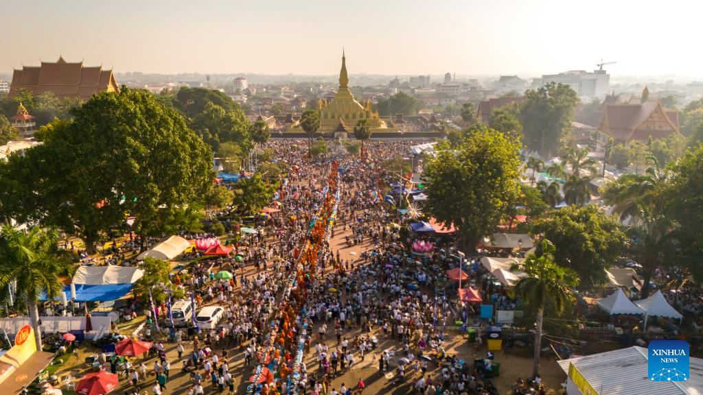 Ferrovia China-Laos impulsiona conectividade transfronteiriça