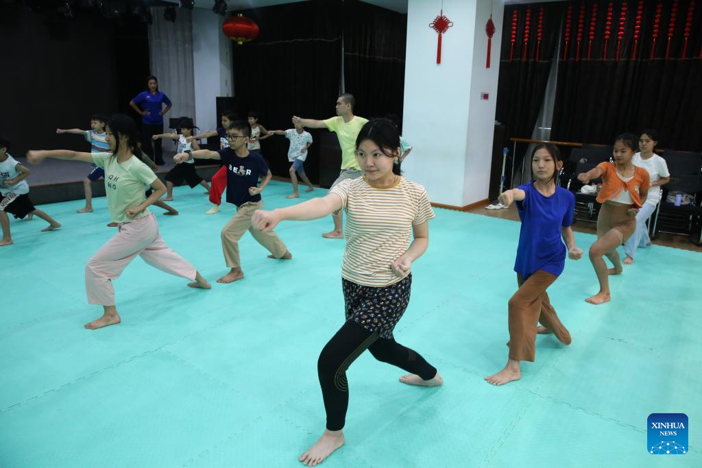 Destaque: Wushu traz benefícios culturais e físicos para crianças de Mianmar nas férias de verão