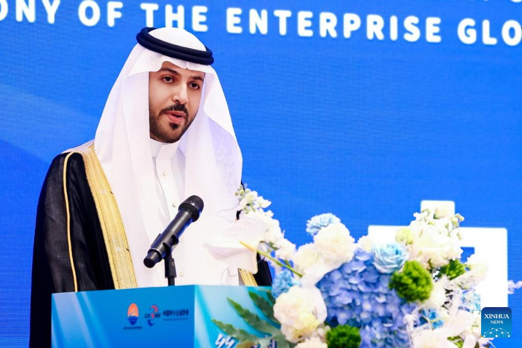 Entrevista: De "Fabricado na China" a "Inovado na China", estrategista saudita visa laços tecnológicos mais profundos com a China