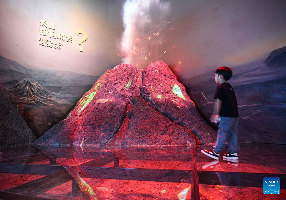 Museu de Ciência e Tecnologia de Hainan abre para visitação pública em Haikou