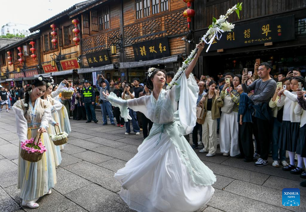 Chineses aproveitam o feriado do Dia do Trabalhador