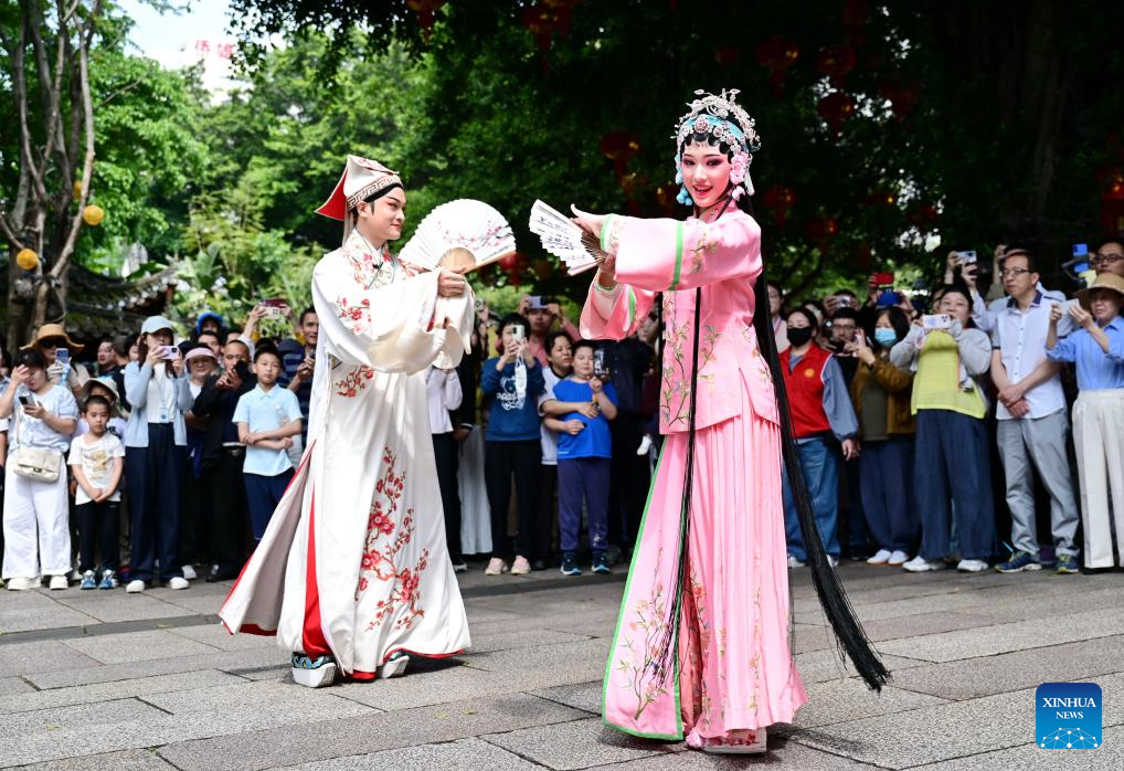 Cidade chinesa de Fuzhou oferece experiências turísticas diversificadas durante o feriado do Dia do Trabalhador